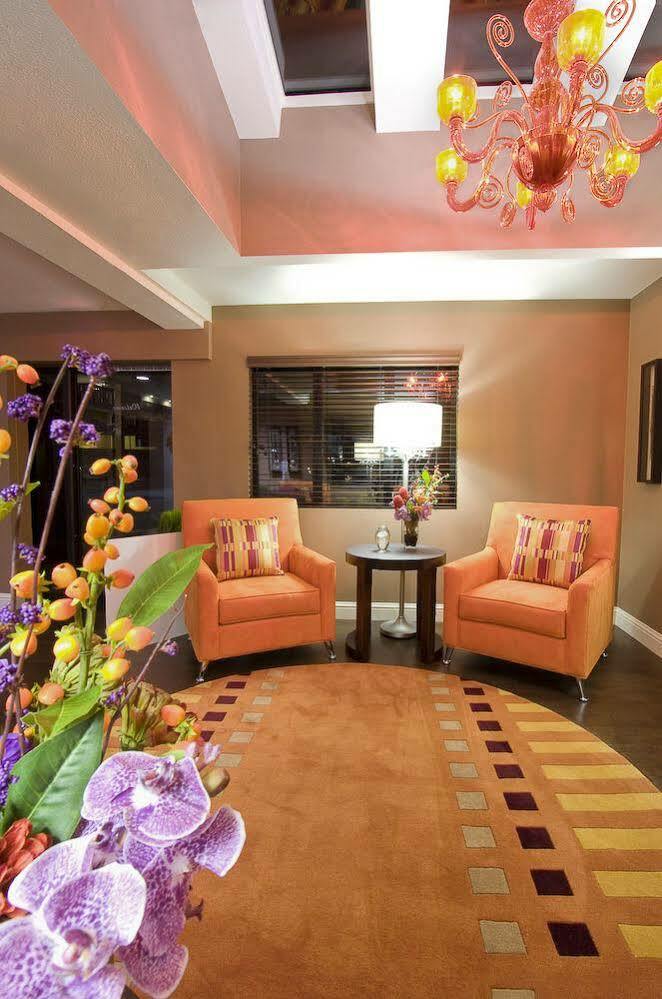 Mariposa Inn&suites 3*